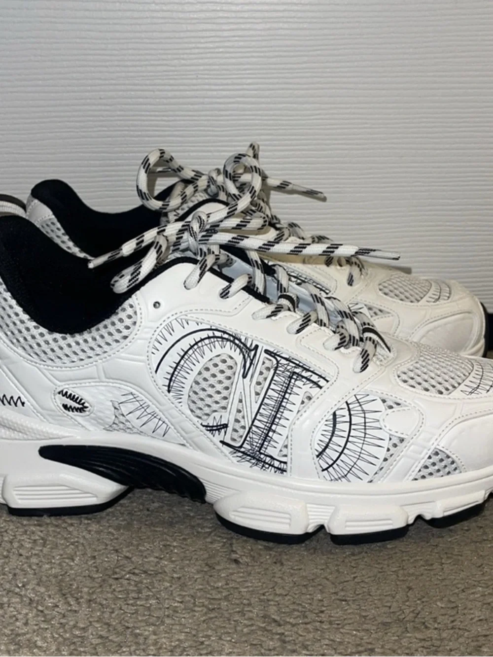 Dior Chrono Sneaker - Picture 3 of 8